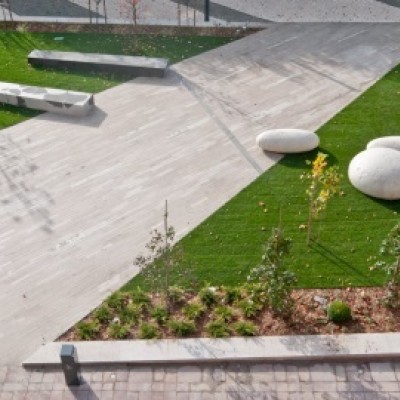 Landing and gravel, Budapest - Corvin köz