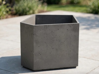 Concrete planter – Bloom 50